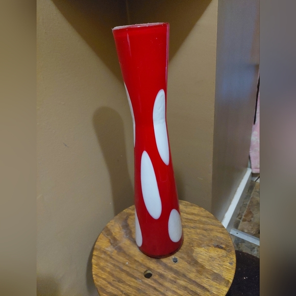 Glass vase - Picture 1 of 4